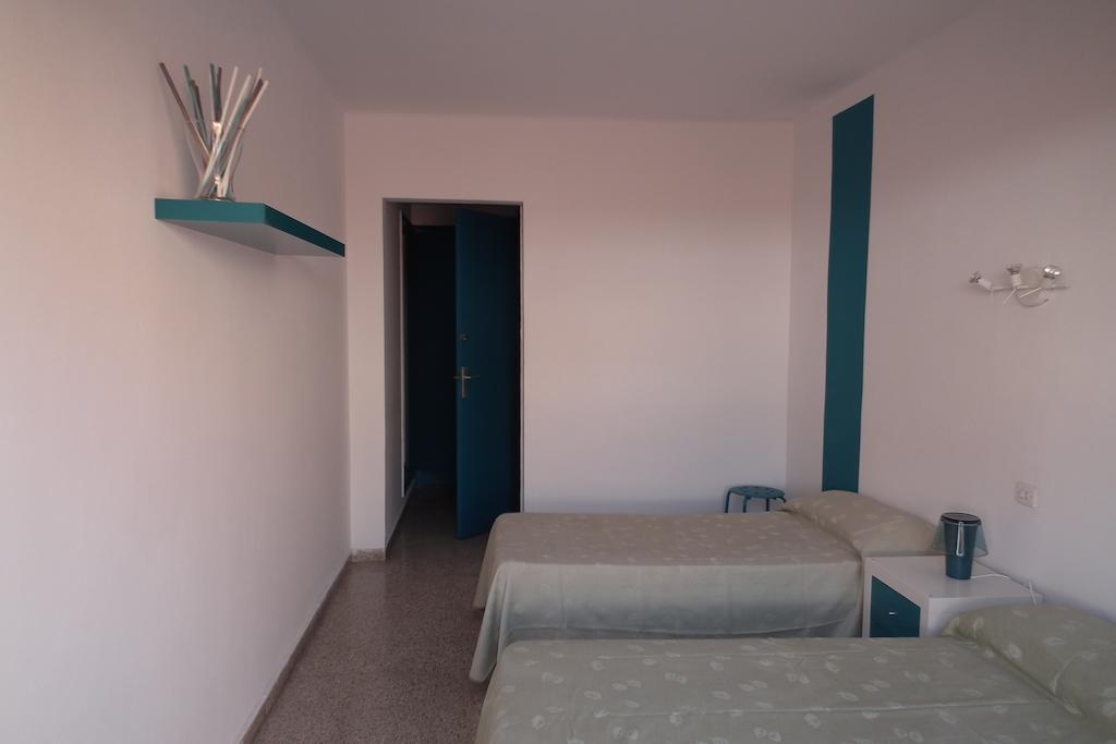 Hostal San Carlos Hotel Lloret de Mar Room photo